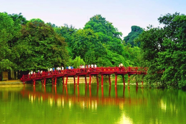 Blog - Vietnam - Rode brug in Hoan Kiem Lake - Ha Noi - Algemene informatie Hanoi